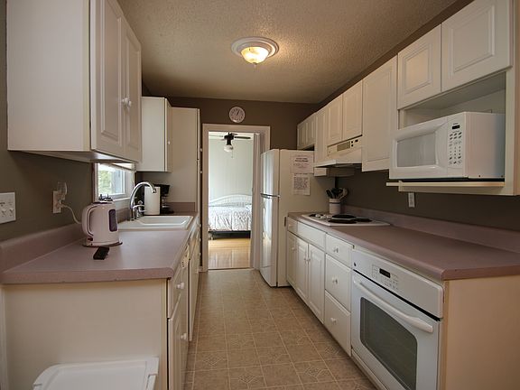 3rd image of 506 Wanda Dr