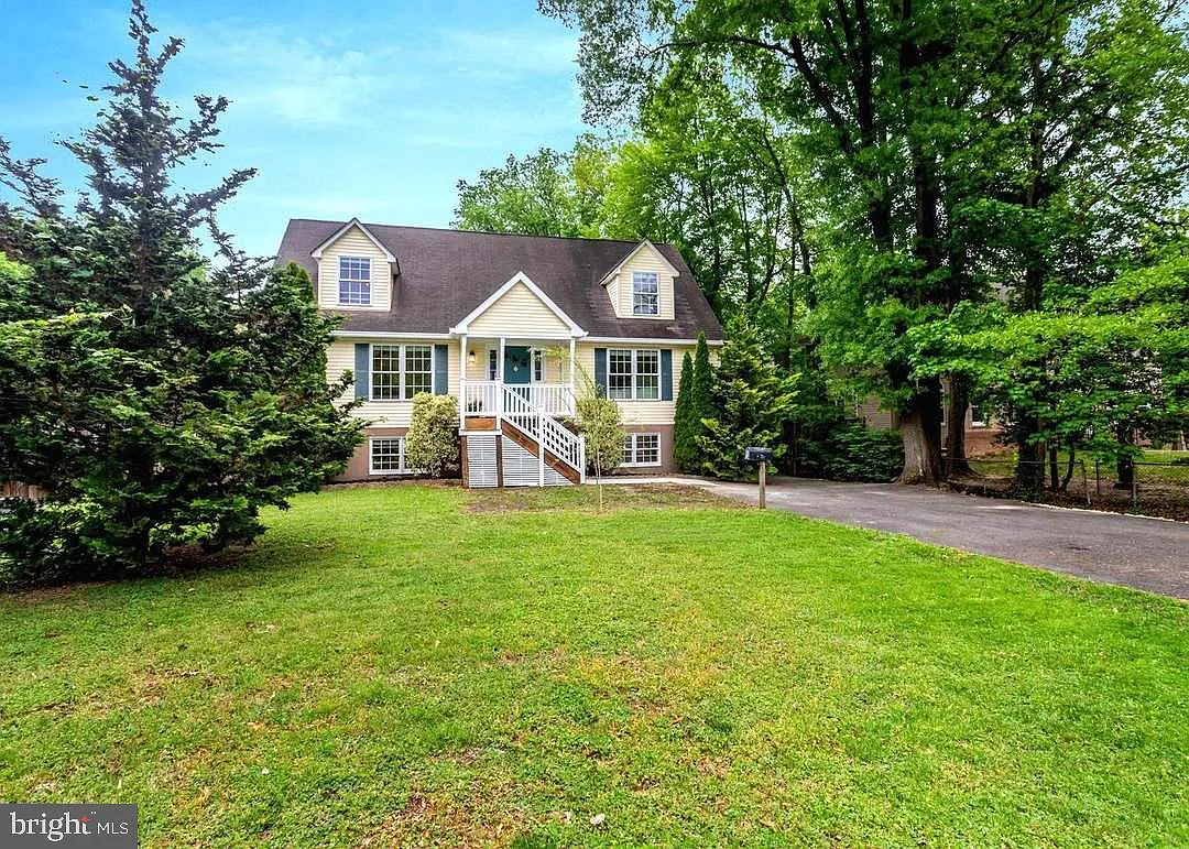 6 bed, 3400 sqft, $5,300 — Photo 2