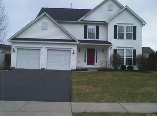 31 Parkedge Dr, Lancaster, NY 14086