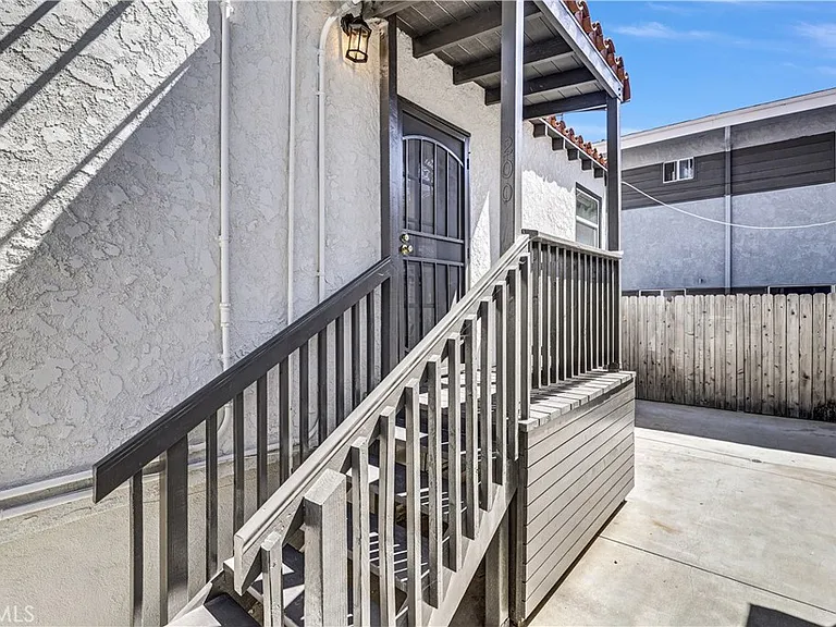 200 Avenida Monterey — Photo 3