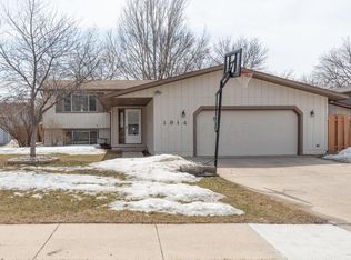 1914 29th Ave S, Fargo, ND 58103