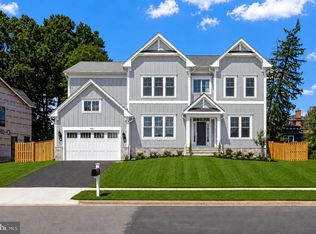8902 Higdon Dr, Vienna, VA 22182