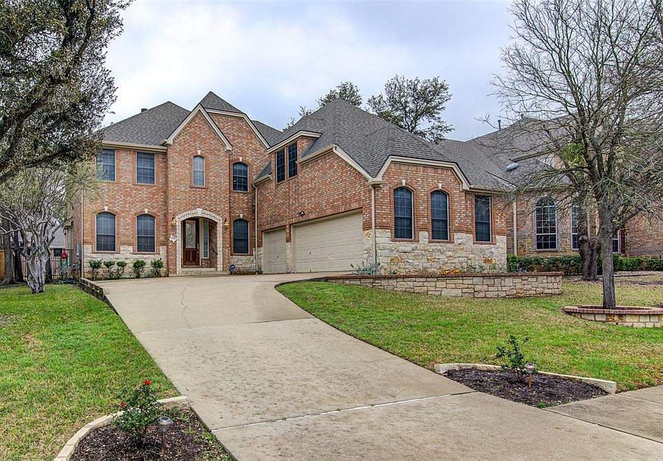 1st image of 2751 Lake Forest Dr