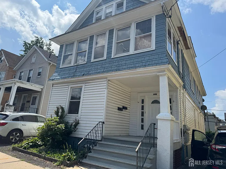 266 Sandford St — Photo 14