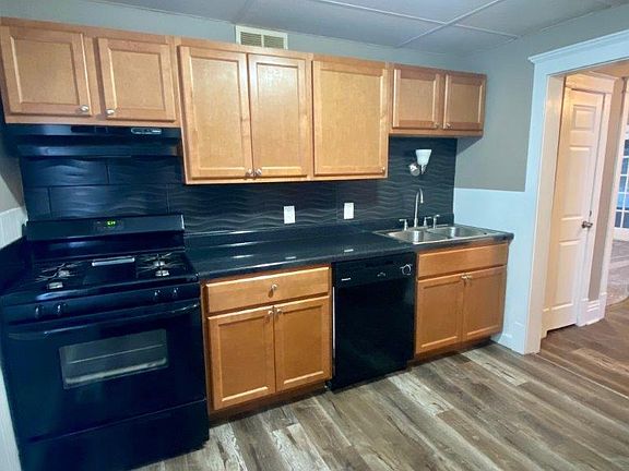 4th image of 8839 Argyle Ave