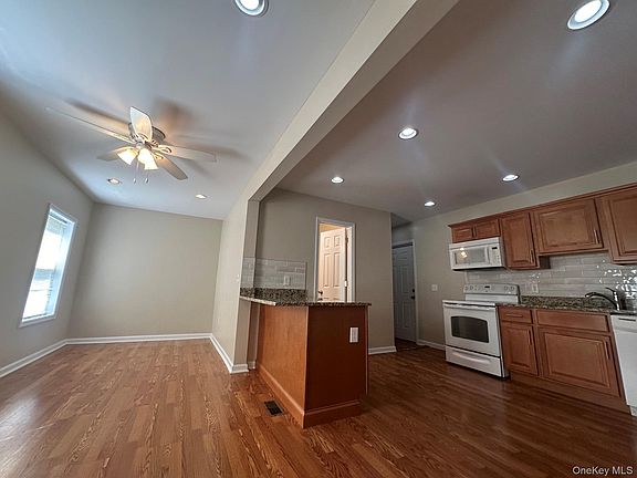 3rd image of 29 Fort Putnam St #1
