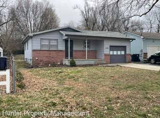 2846 N Howard Ave, Springfield, MO 65803
