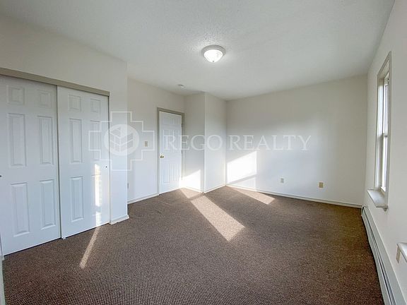5th image of 917 Webster St #17C