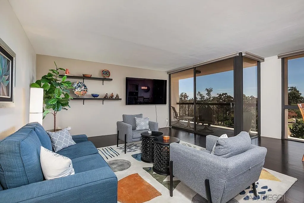2 bed, 2.0 bath, $6,225 — Photo 4