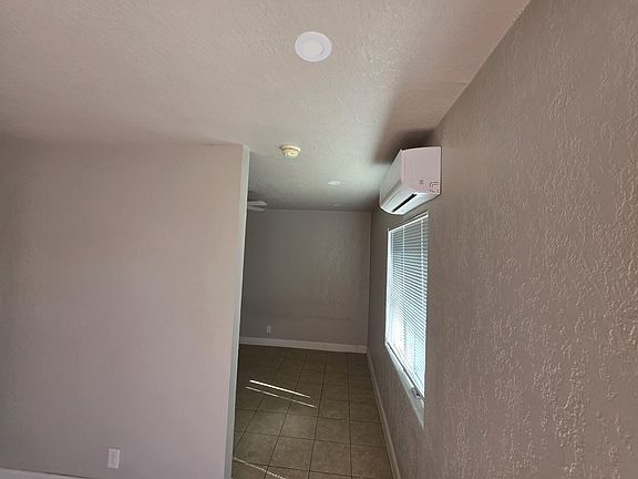 5th image of 3915 Pierce Ave #3