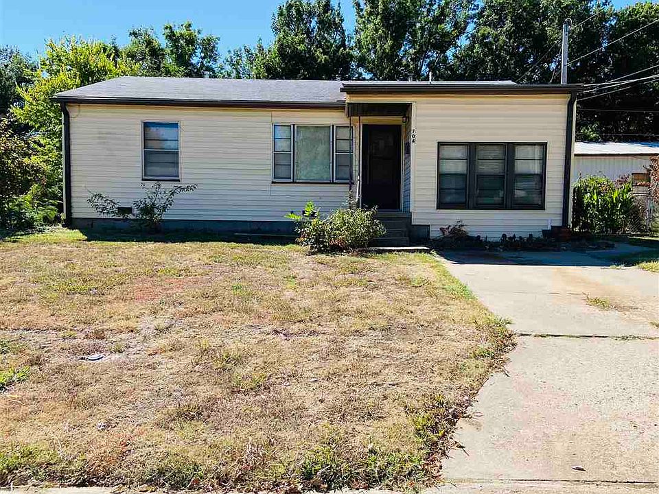 1st image of 704 W Emporia Ave
