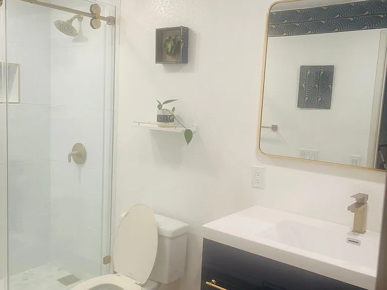 184 N Madison Ave — Photo 11