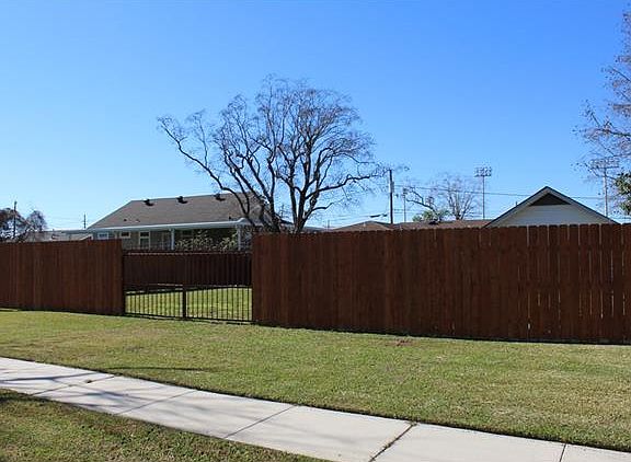 3rd image of 2224 Riverland Dr