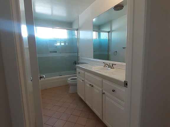 5th image of 954 N Croft Ave #2m6mee40z