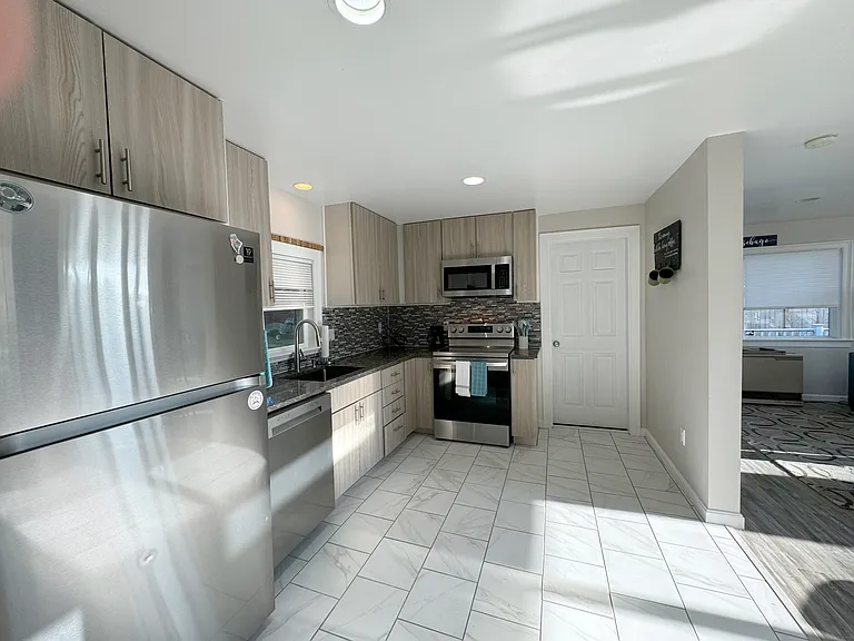 28 Clairmont Rd — Photo 3