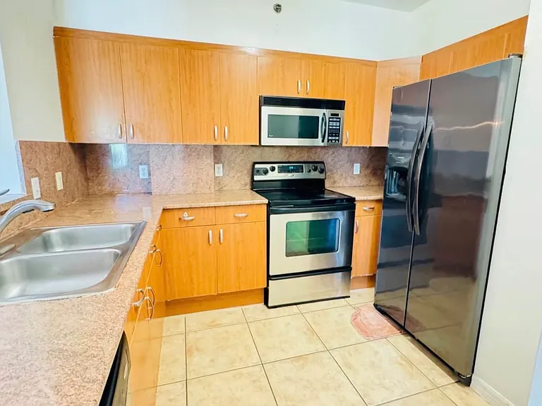 9340 Fontainebleau Blvd #406 — Photo 10