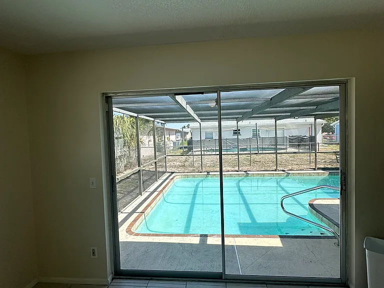 9828 Woodstock Ln — Photo 16