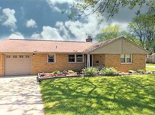 630 W Shore Dr, Pekin, IL