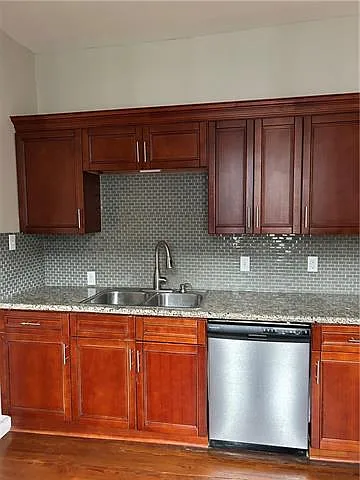 8327 Belfast St — Photo 5