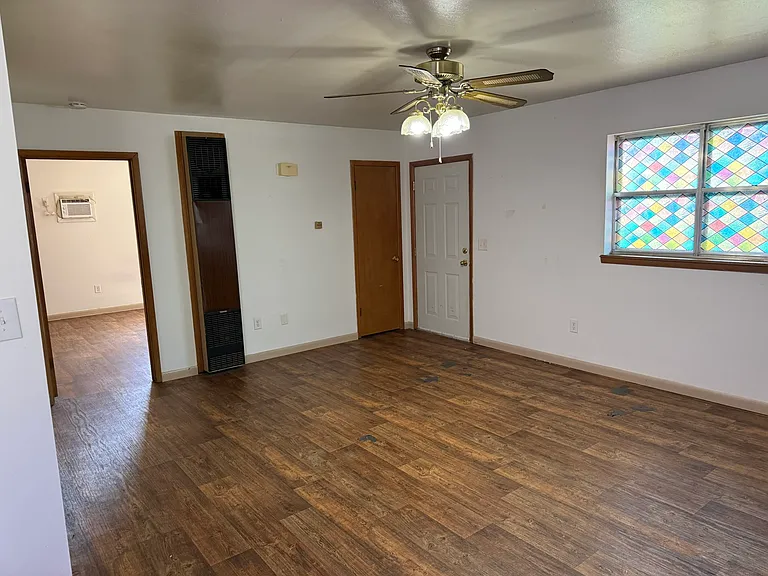 310 W Thurman Ave — Photo 4
