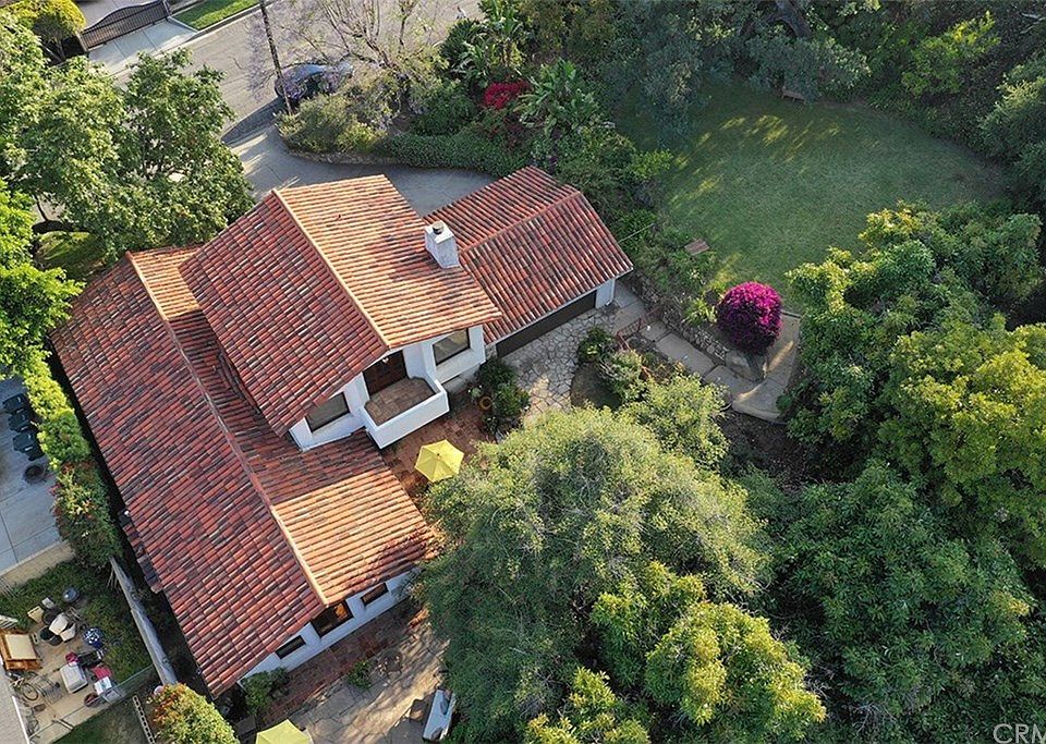 1st image of 501 E Greystone Ave