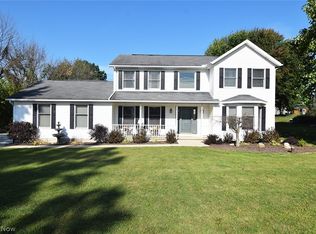 11201 Laura Lee Ave NE, Hartville, OH 44632
