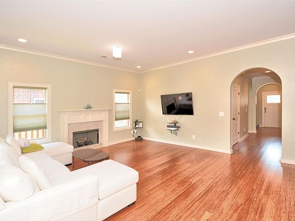4th image of 1558 Chace Way