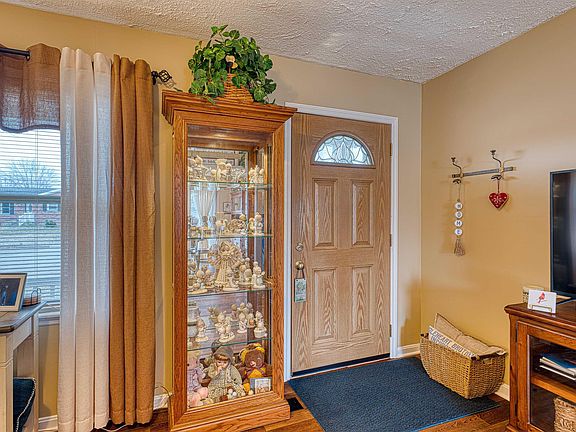 5th image of 2812 Longacre Dr