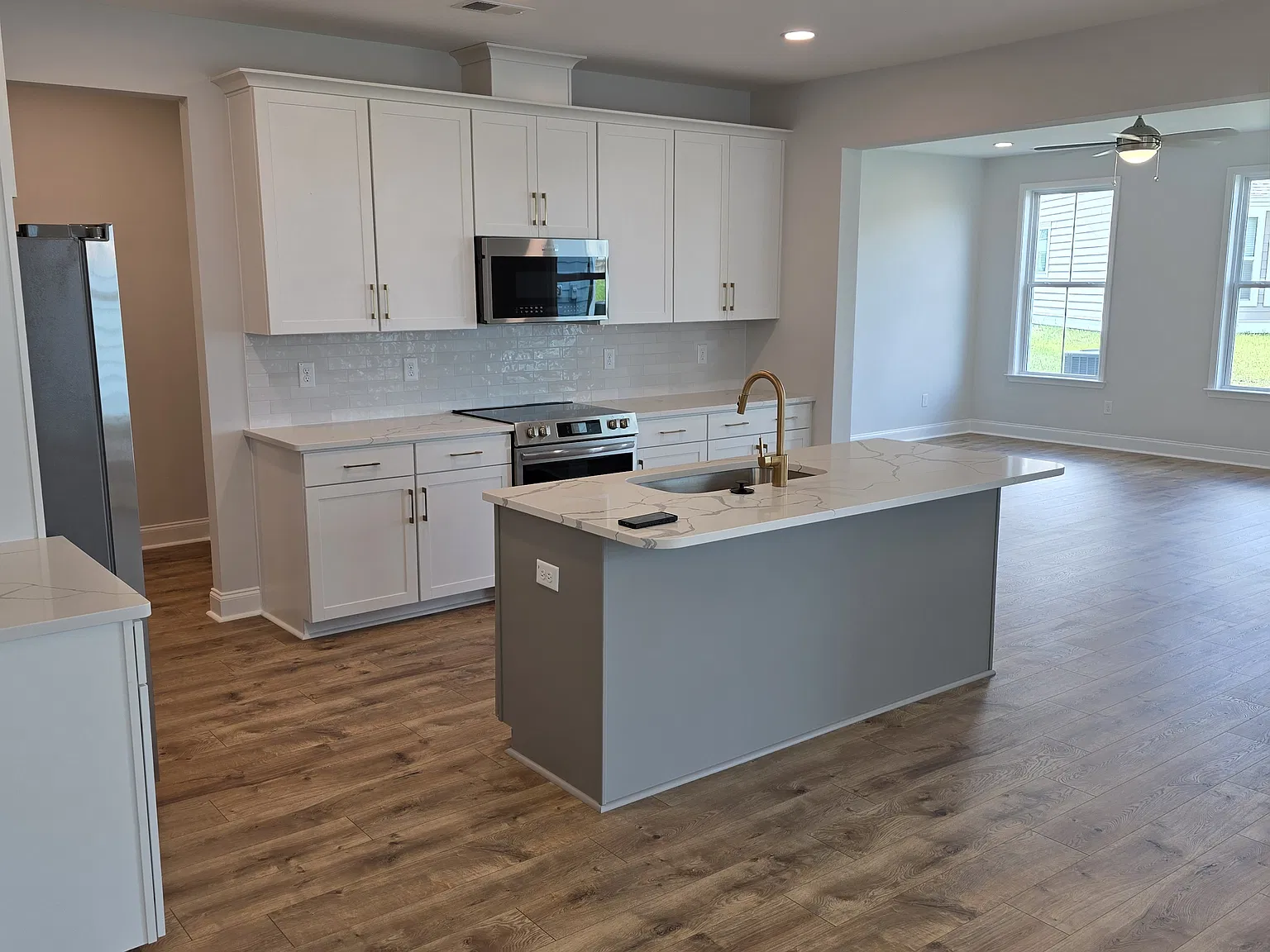 4 bed, 2474 sqft, $2,800 — Photo 4