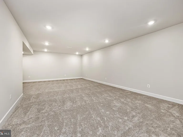 1422 Gilray Dr — Photo 33