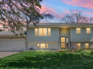 8609 Dewey St, Crown Point, IN 46307