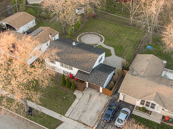 4th image of 1717 S Green Meadows Blvd