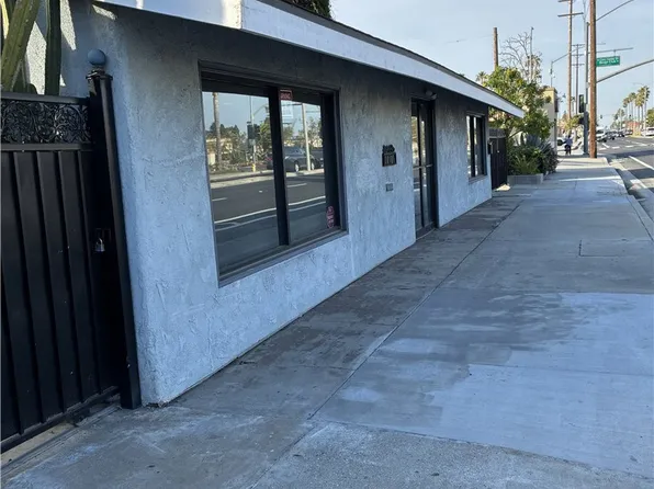 21915 Norwalk Blvd, Hawaiian Gardens, CA 90716