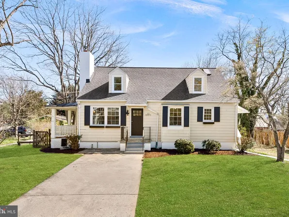 10 High St, Round Hill, VA 20141