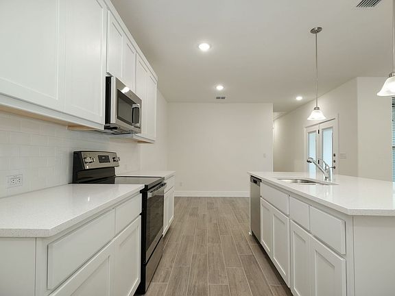 4th image of 436 Parkline Dr