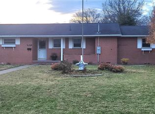 821 Boulevard Dr, Belpre, OH 45714