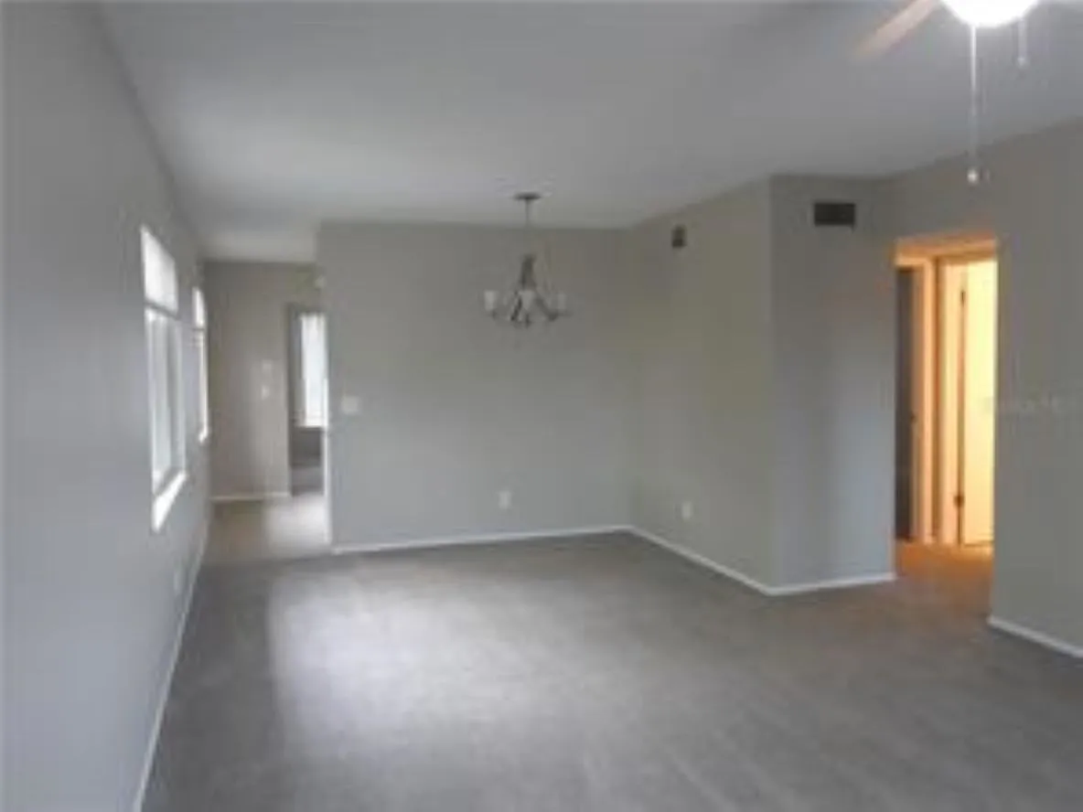 2 bed, 1100 sqft, $1,595 — Photo 2