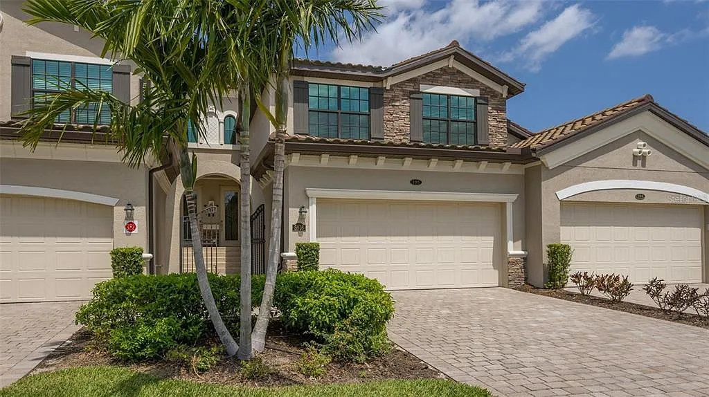 3 bed, 2.0 bath, 2108 sqft, $4,400 — Photo 3