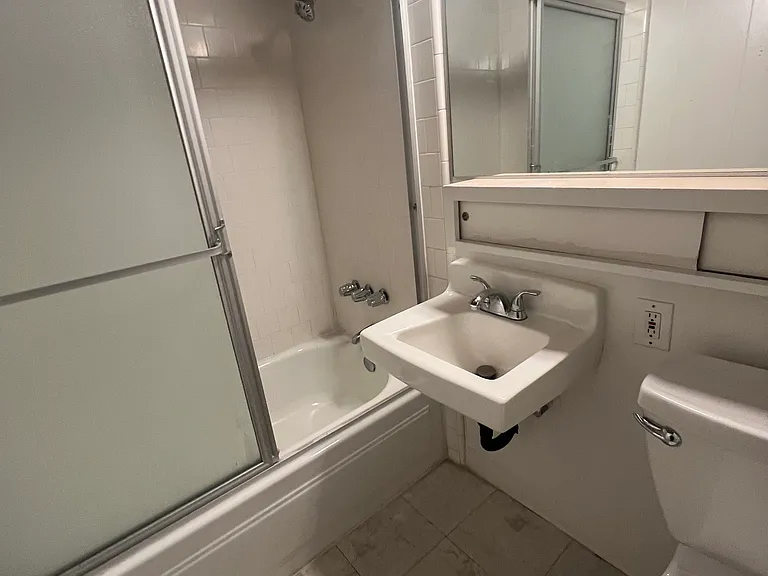 399 Park Ave #6 — Photo 4