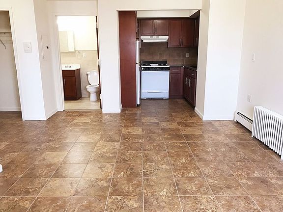 5th image of 36-16 Astoria Blvd S APT A3