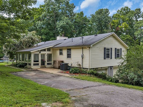 2nd image of 1337 Lee Brown Rd