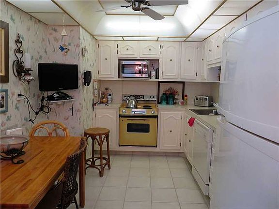 3rd image of 8625 NW 10th St #B105