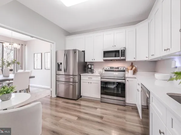 11564 Rolling Green Ct Unit 12/301B, Reston, VA 20191