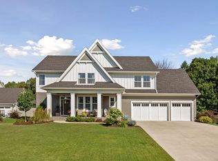 8075 Yellowstone Ln N, Maple Grove, MN 55311