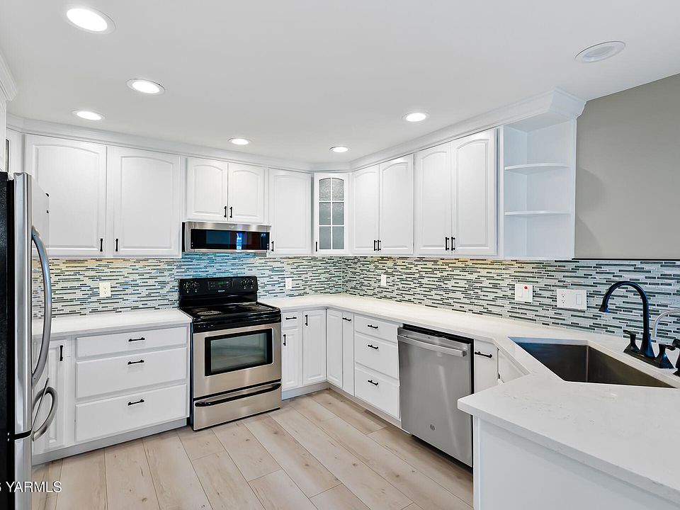 1st image of 651 S 83rd Ave
