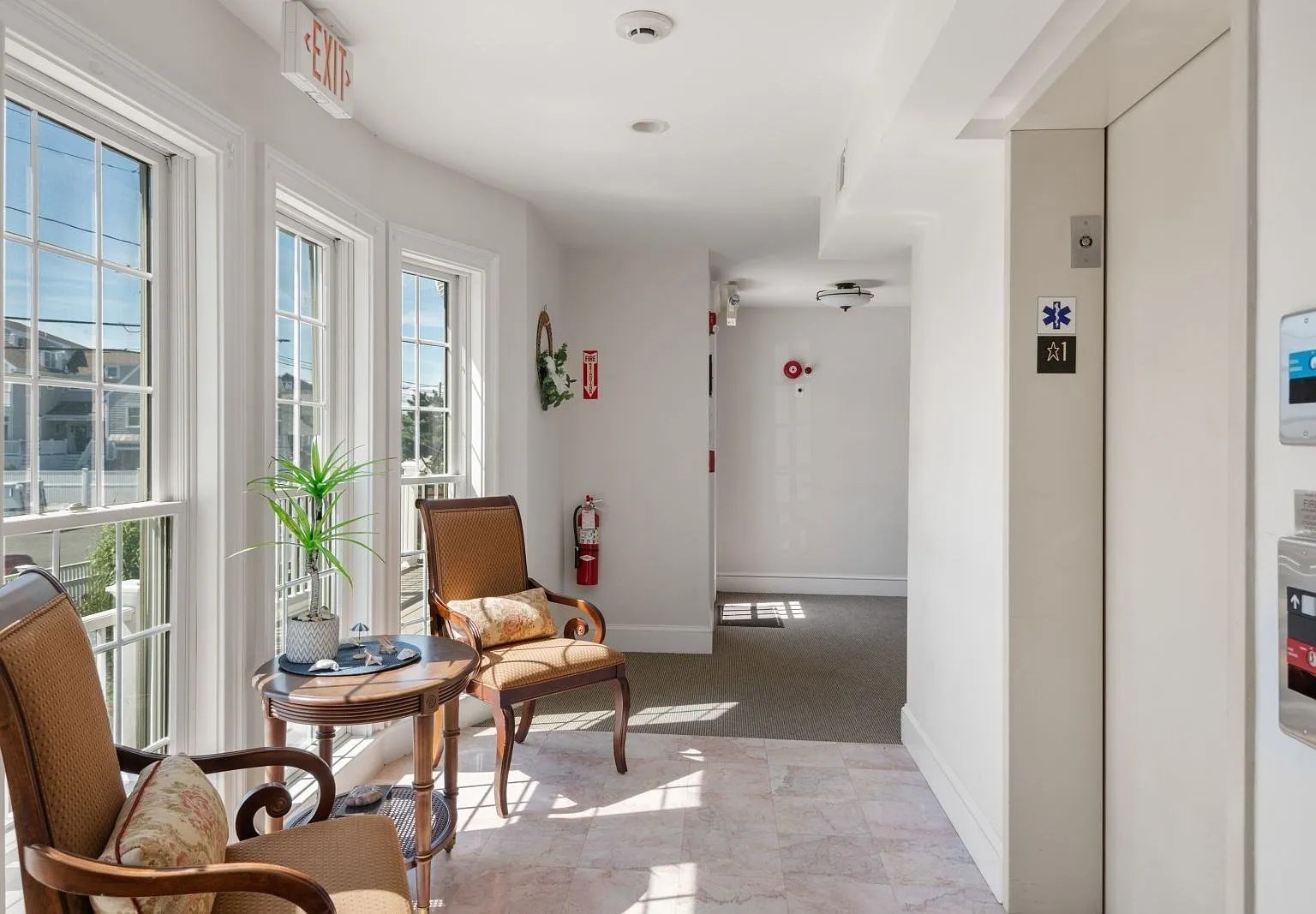 2 bed, 2.0 bath, 1625 sqft, $6,000 — Photo 2