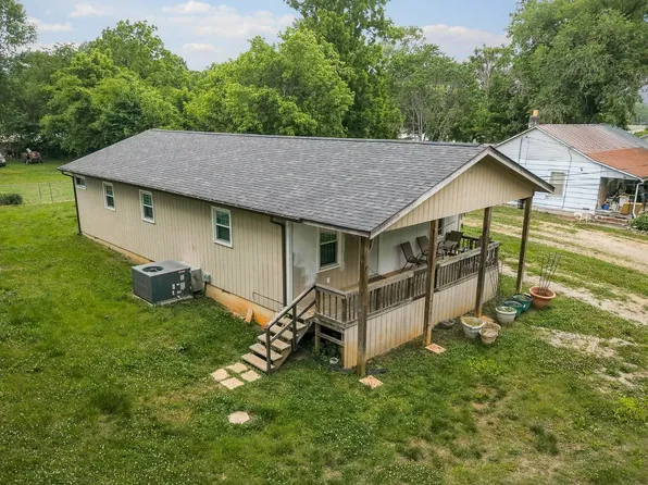 119 N Camp Heights Dr, Sparta, TN 38583