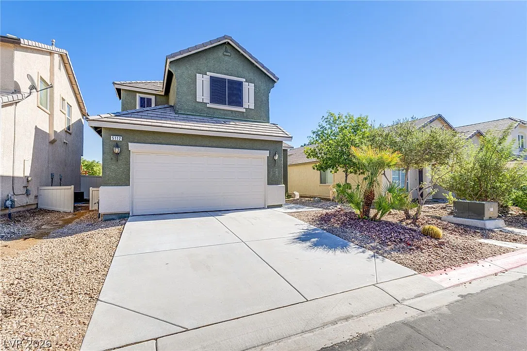4 bed, 3.0 bath, 2061 sqft, $2,215 — Photo 2