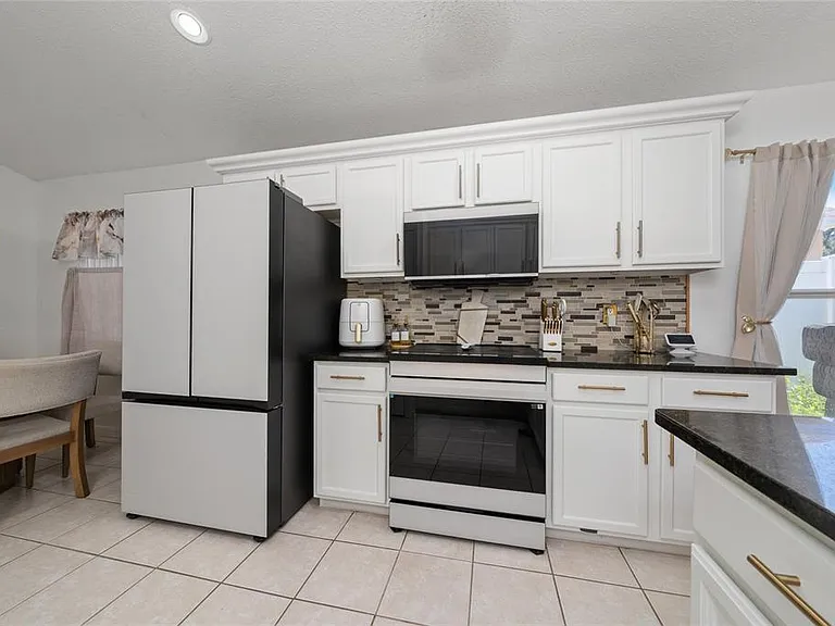 316 Westscott Dr — Photo 10