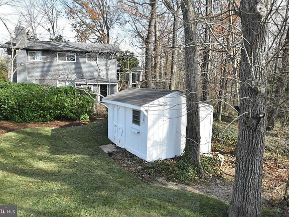 5th image of 4209 Adrienne Dr